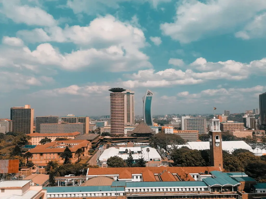 Nairobi şehir manzarası; gökdelenleri ve modern silüetiyle Kenya'nın başkenti.