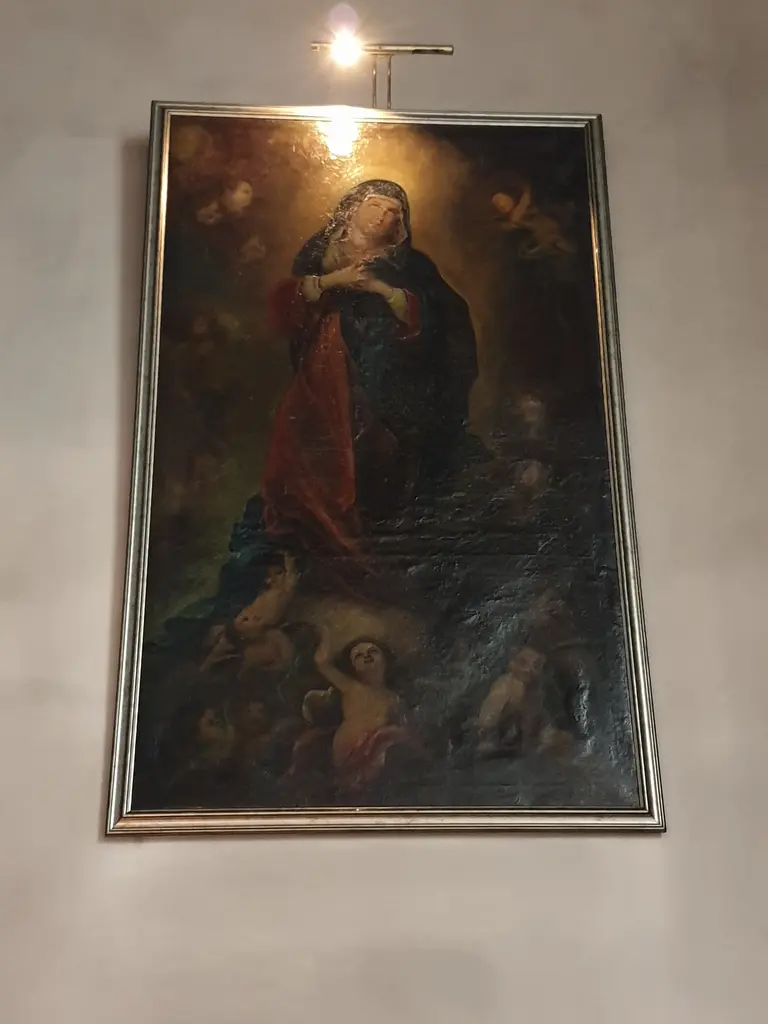 Surp Takavor Kilisesi'nde tablo; bulutlar arasında Meryem ve melekleri gösteren yağlı boya resim, yaldızlı çerçeve.
