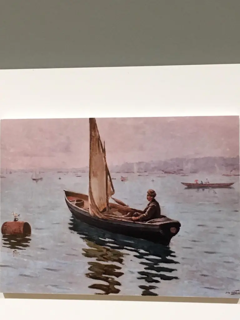 Halil Paşa'nın 1905 tarihli deniz tablosu; pembe ve mavi tonlu sakin su, yelkenli bir kayık ve içindeki kürekçi.